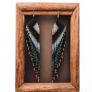 The Majestic and Wise Eagle Wing Feather pattern beaded earrings. New.